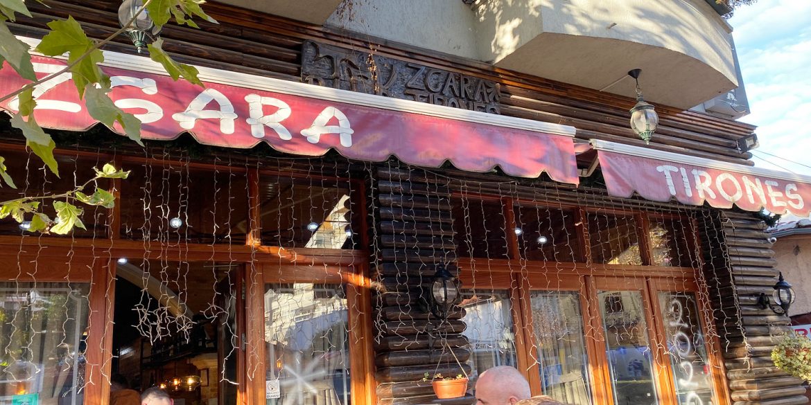 Zgara Zgara Tironës riktigt bra käk i Tirana! - Allt om Albanien