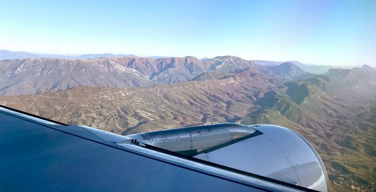 Flyg till Tirana, ALbanien